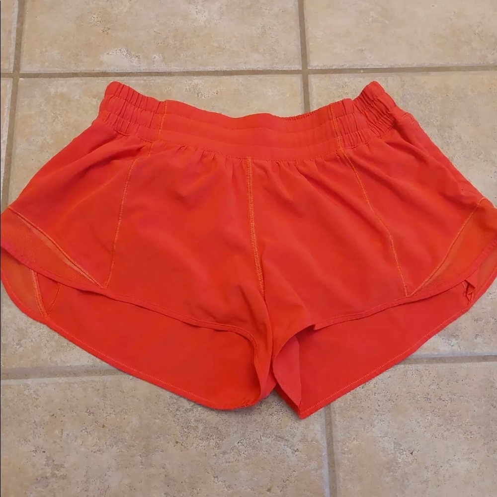 Lululemon Hotty Hot Shorts Carnation Red Womens Size 8 Reflective 2.5" Inseam